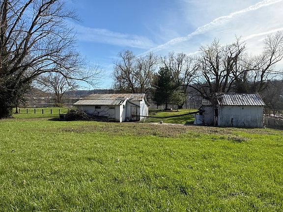 3rd image of 575 High St