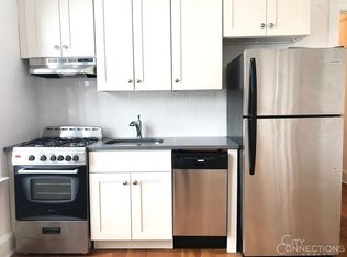 2849 33rd St APT 4C, Astoria, NY 11102