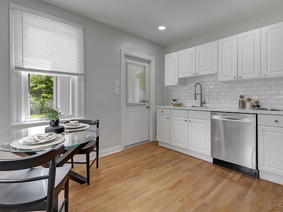 4th image of 4637 Alpine Ave