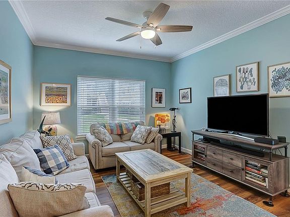 3rd image of 1601 Nectarine St APT C4