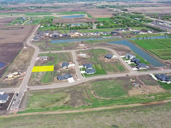 418 Andrew Ave, Harrisburg, SD 57032