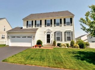 22 Snowy Owl Ln, Worcester, MA 01605