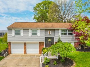 959 Lindfield Dr, South Park, PA