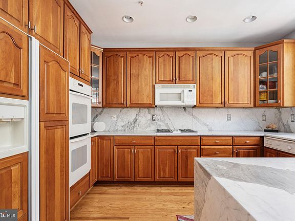3rd image of 707 Fords Landing Way