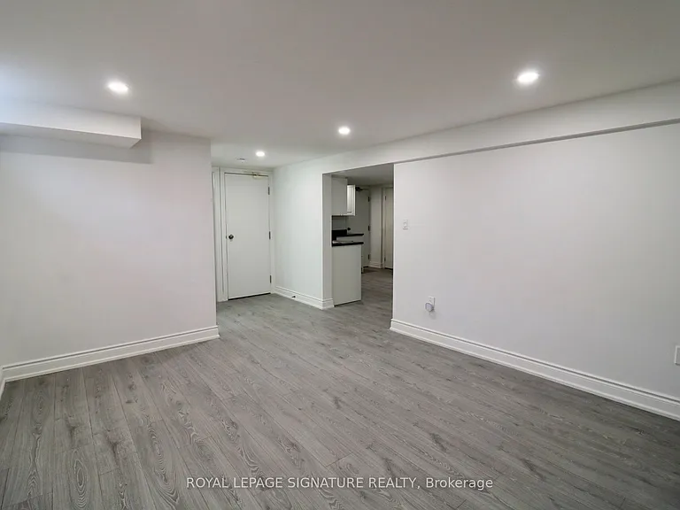 309 Cranbrook Dr #BASEMENT — Photo 3