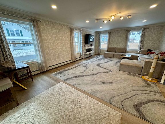 3rd image of 8 Labrecque Street