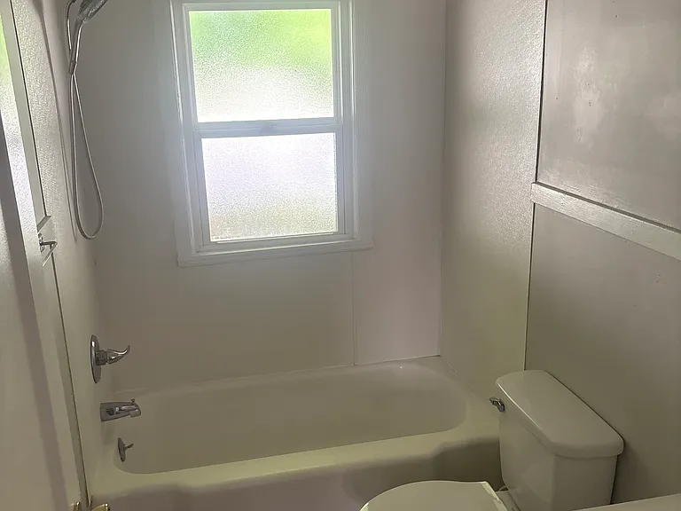 801 Wedeking Ave #A — Photo 6