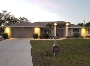 1421 NE 2nd Ter, Cape Coral, FL 33909