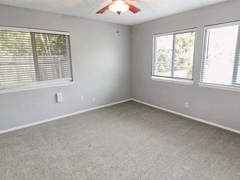 11705 Cherokee St #A — Photo 10