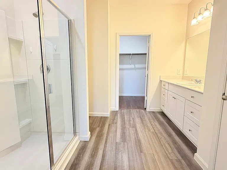 717 Yorkshire Dr — Photo 17