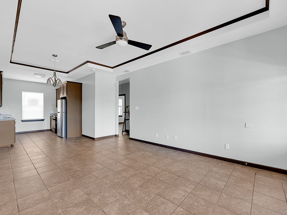 Open concept. Dinning area.