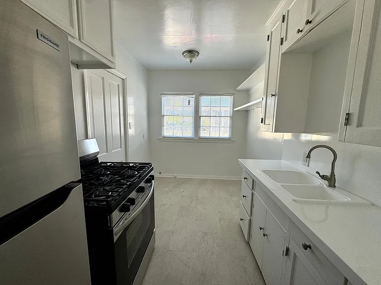 8951 Cynthia St — Photo 18
