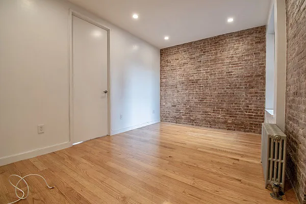 Rented by Bohemia Realty Group | media 12