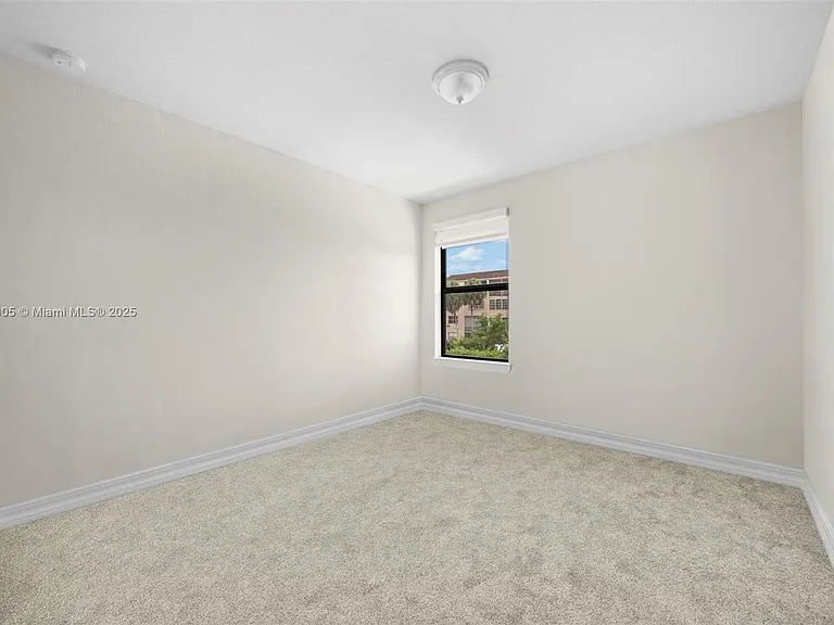 3142 Poinciana St — Photo 12