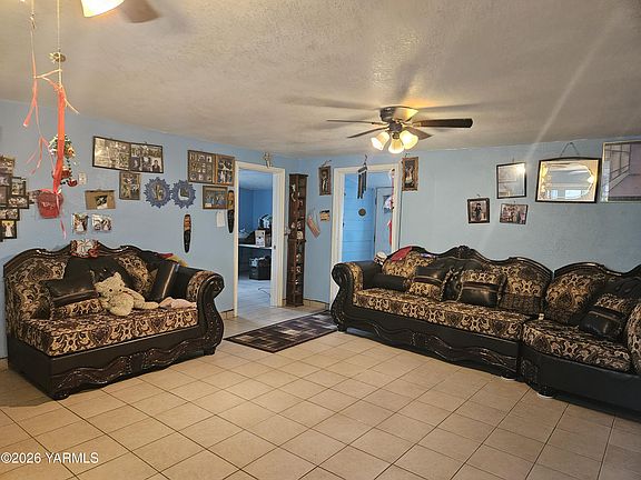 2nd image of 513 S La Pierre Rd