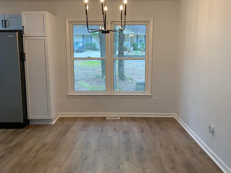 1004 N Windrace Trl — Photo 5