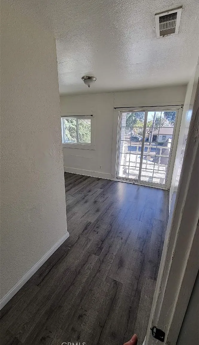 1 bed, 200 sqft, $650 — Photo 1