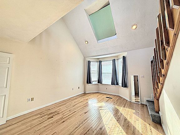 2nd image of 88 Belmont St #88