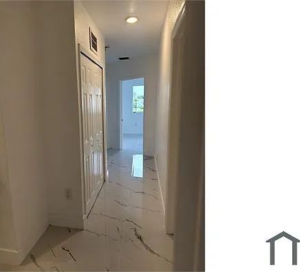689 NW 6th St — Photo 11