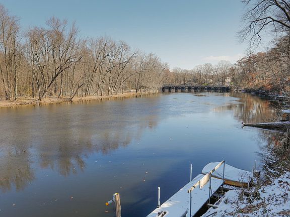 61129 Shorewood Dr-104