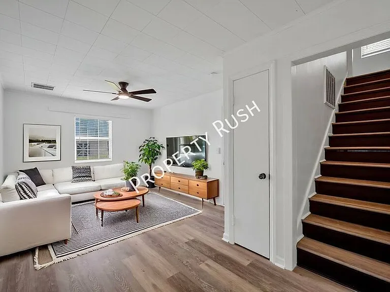 424 Hedgewood Dr — Photo 11