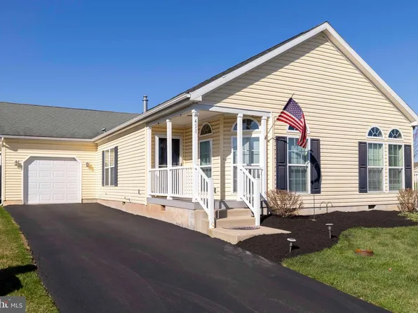 411 Dandelion Dr, Blue Bell, PA 19422