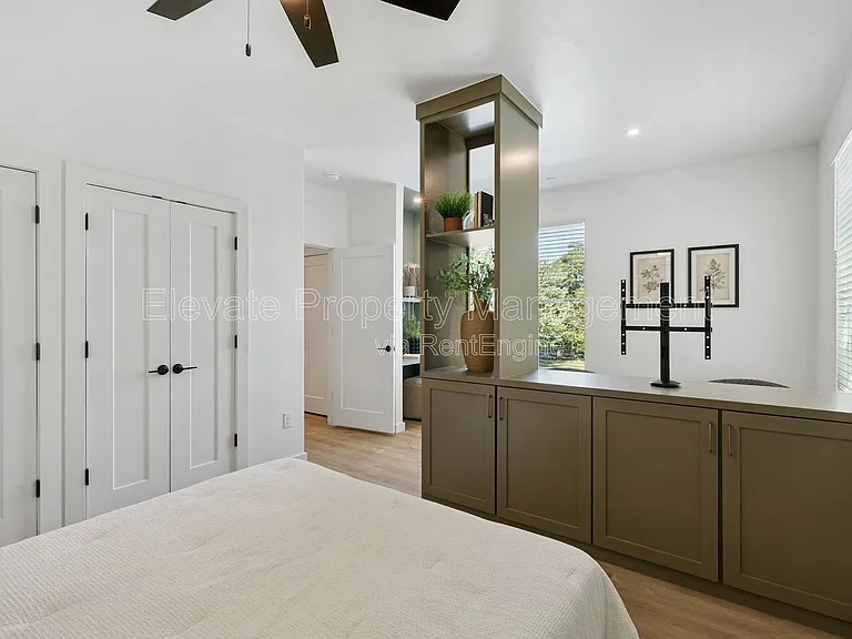 1624 NW 17th St #301 — Photo 12