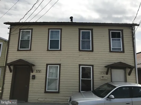 372 W Burkhart Ave, Chambersburg, PA 17201