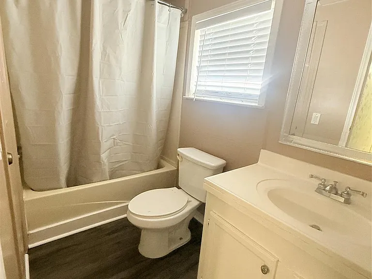 1619 Avenue D — Photo 15