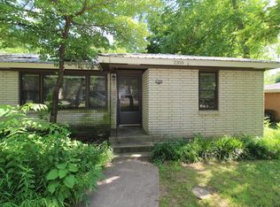 2355 W Holly St, Fayetteville, AR 72703