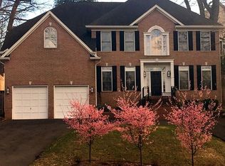 3318 Lorcom Ln, Arlington, VA 22207