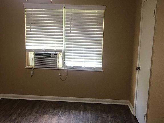 3rd image of 745 Jeny Ln