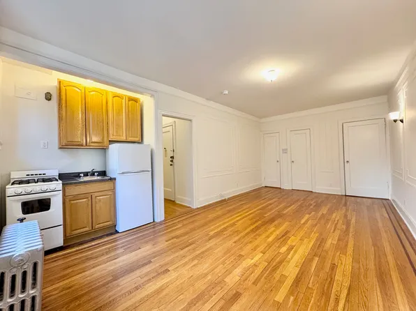 25-31 30th Road image 4 of 9