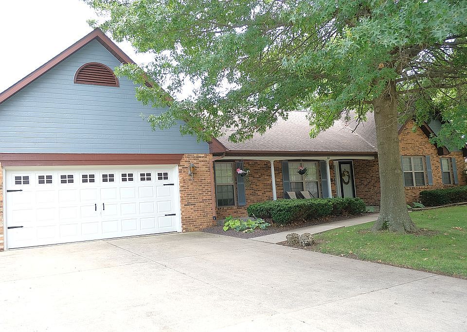 1st image of 160 Pineywoods Dr