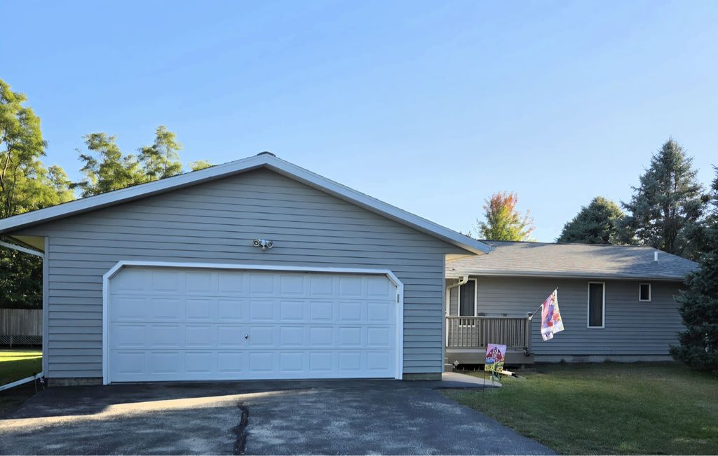 10258 Four Mile Rd - Property Image