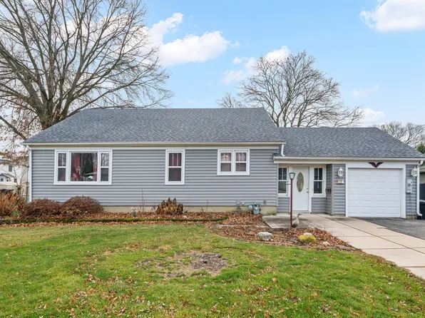 22 W Boulevard St, Sandwich, IL 60548
