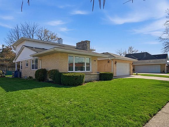 3rd image of 1425 Stonegate Rd