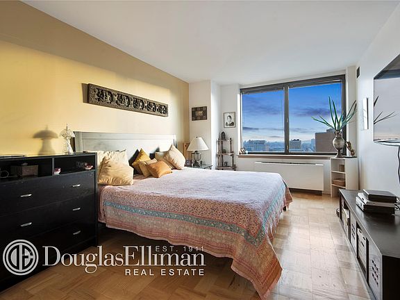 5th image of 415 E 37th St APT 40N