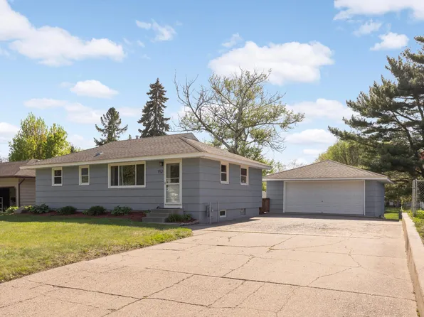 152 Greystone Ave N, Oakdale, MN 55128