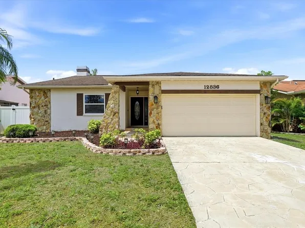 12836 Pine Way Dr, Largo, FL 33773