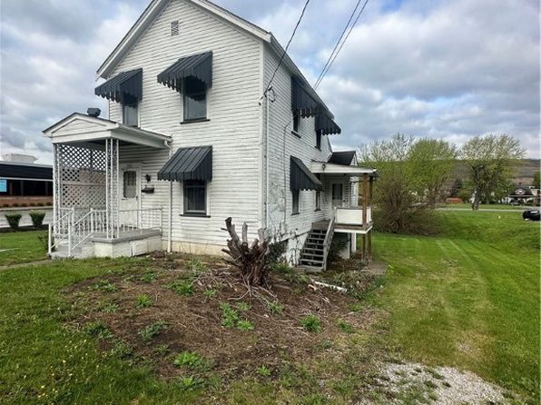 1311 Commerce St, Wellsburg, WV 26070