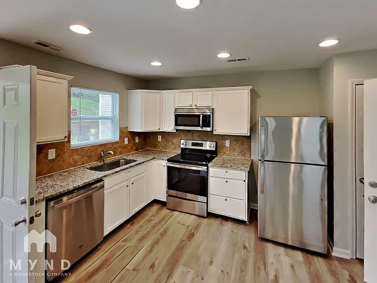 6108 Fazenda Dr — Photo 7