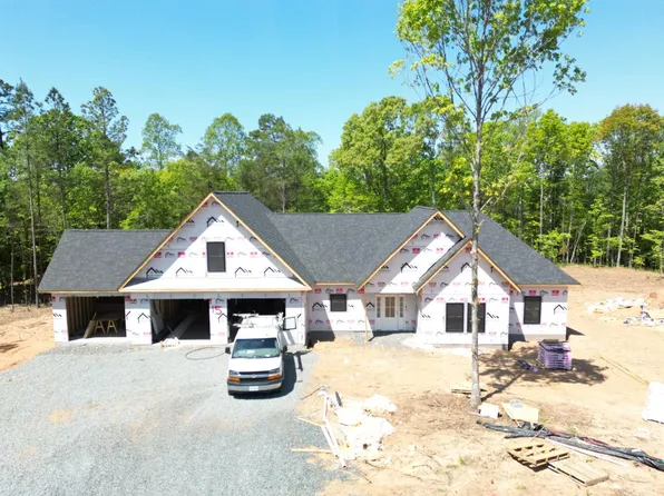 15 Somerset Dr, Appomattox, VA 24522