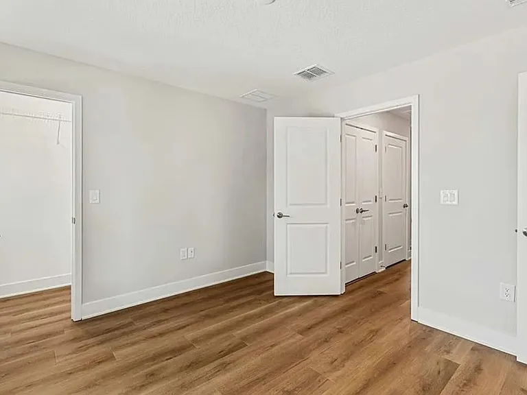 1005 W Cypress St — Photo 8