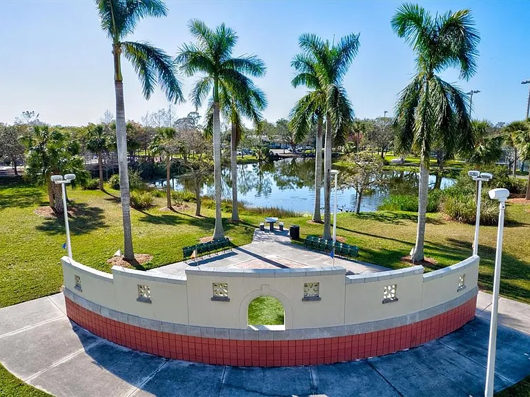 Ringling Blvd — Photo 81