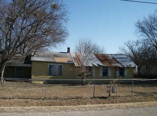 922 Vanderbilt Rd, Lancaster, TX 75134