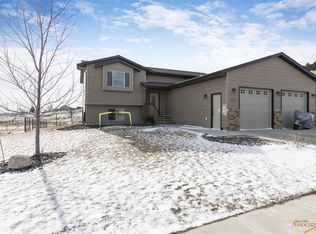 1019 Springsteen Ln, Rapid City, SD 57701