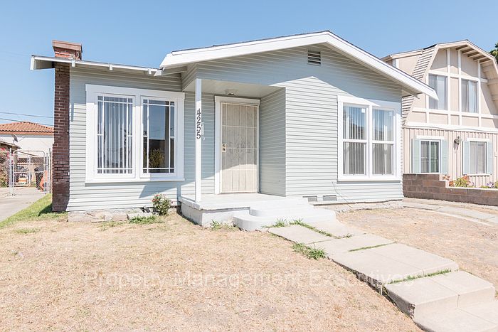 1st image of 4255 34th St