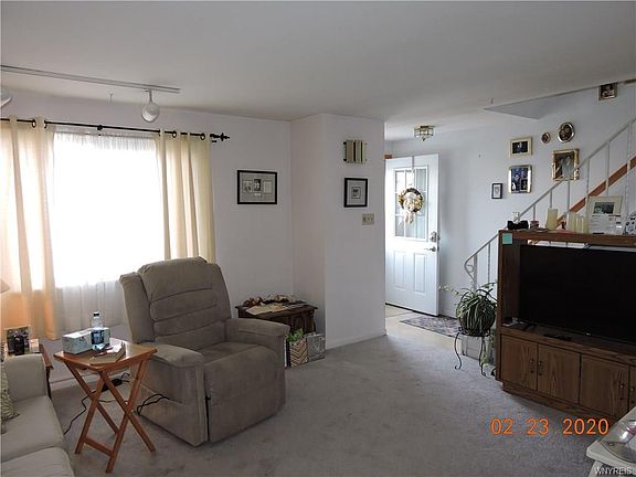 2nd image of 75 Parkview Ct