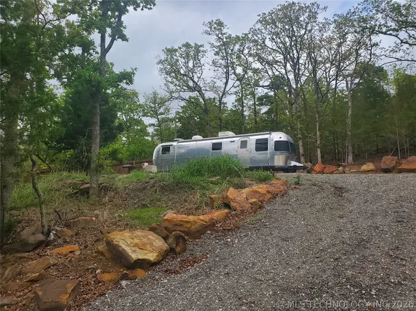 621 N Deep Cove Dr, Cleveland, OK 74020